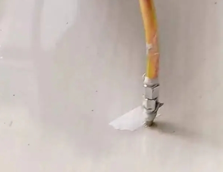 南山瓷砖空鼓维修公司专业解答在瓷砖铺贴过程中，如果使用的砂料过粗（如全部使用了粗砂），可能会导致以下问题